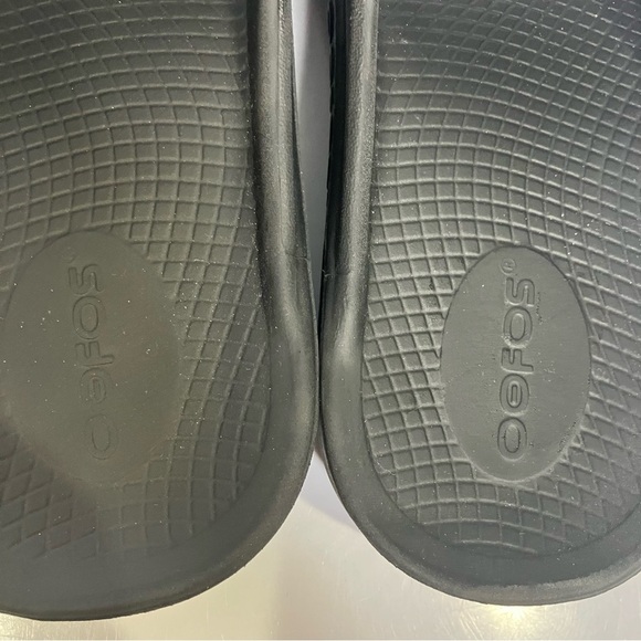 Oofos ooahh slides recovery shoes black comfort Shoes unisex sizing women’s 7 - Picture 6 of 8